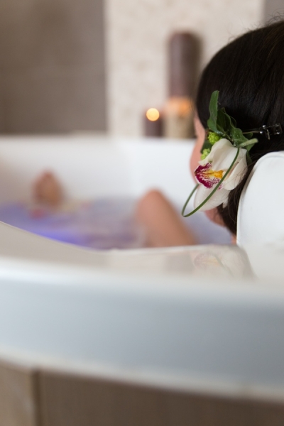 Rituel bain hydromassant et gommage corporel  au spa Le Monde Sensible à Montpellier